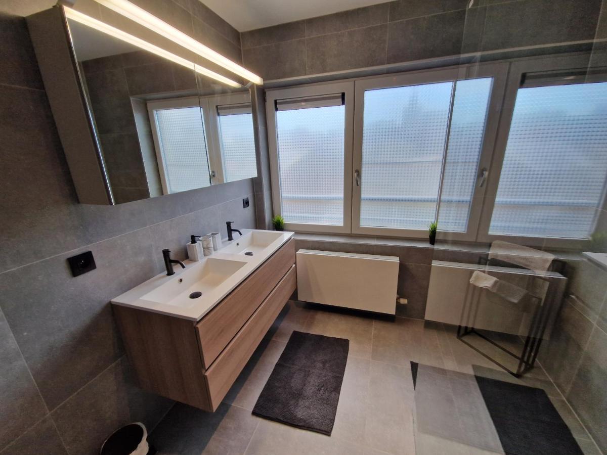 Luxueus, Ruim Appartement Op 350M Van Het Strand Ostende Exterior foto